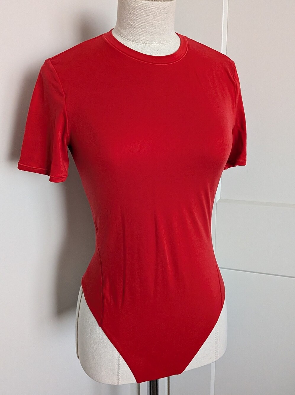 Lululemon Wundermost Ultra-Soft Nulu Short-Sleeve Crew Thong Bodysuit Medium
